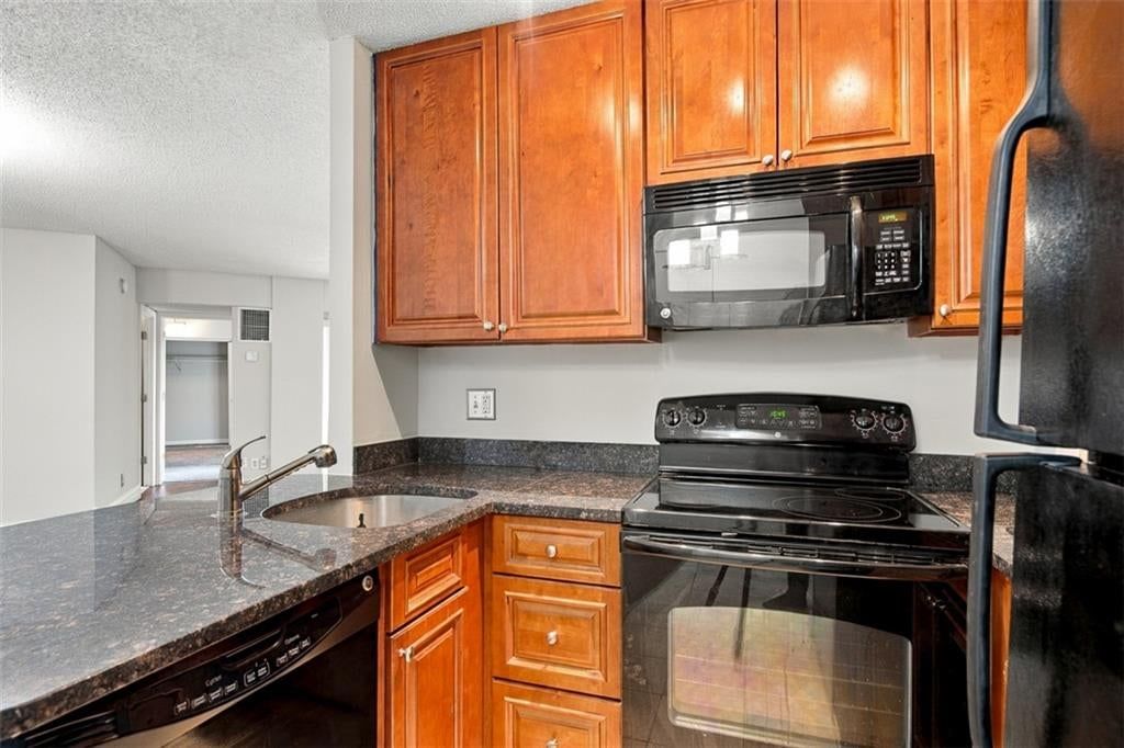 Photo 7 of 28 - 3838 Rainbow Boulevard #101, Kansas City, KS 66103