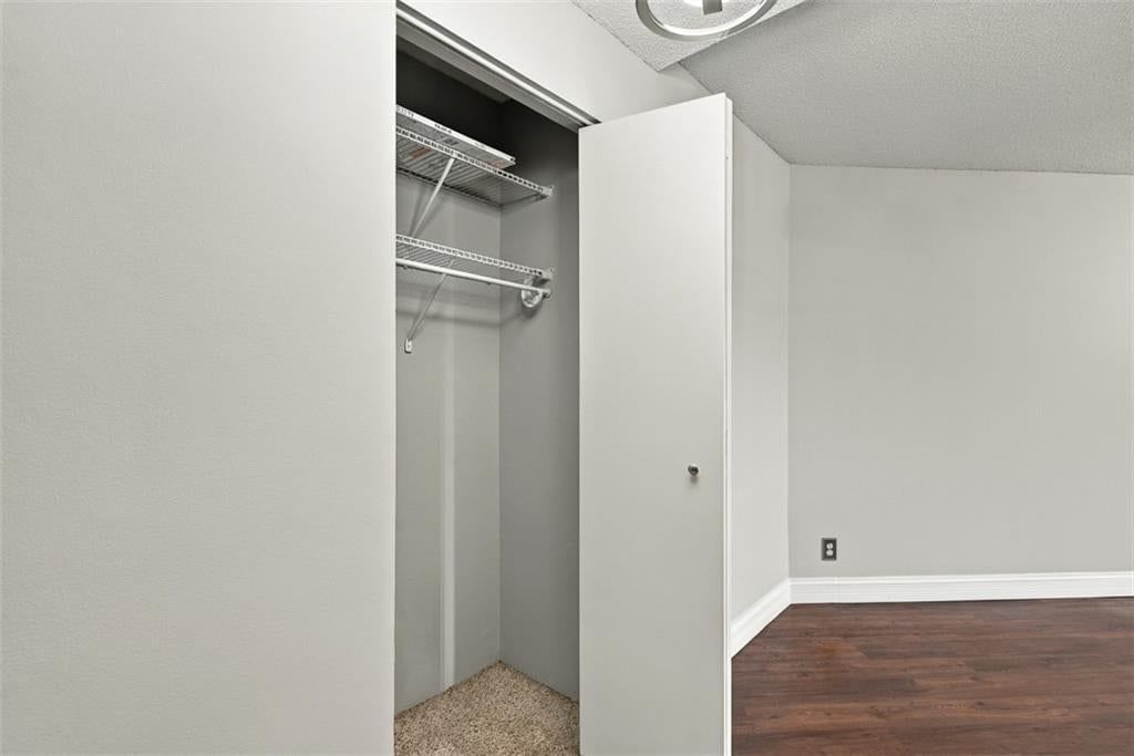 Photo 9 of 28 - 3838 Rainbow Boulevard #101, Kansas City, KS 66103