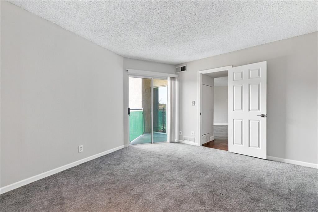Photo 12 of 28 - 3838 Rainbow Boulevard #101, Kansas City, KS 66103