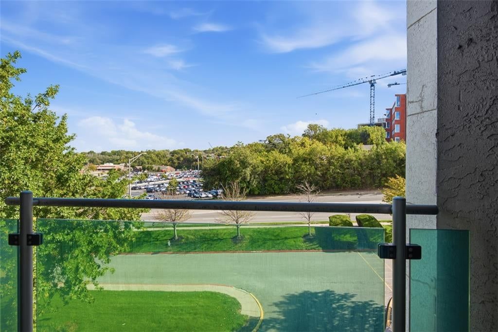 Photo 14 of 28 - 3838 Rainbow Boulevard #101, Kansas City, KS 66103