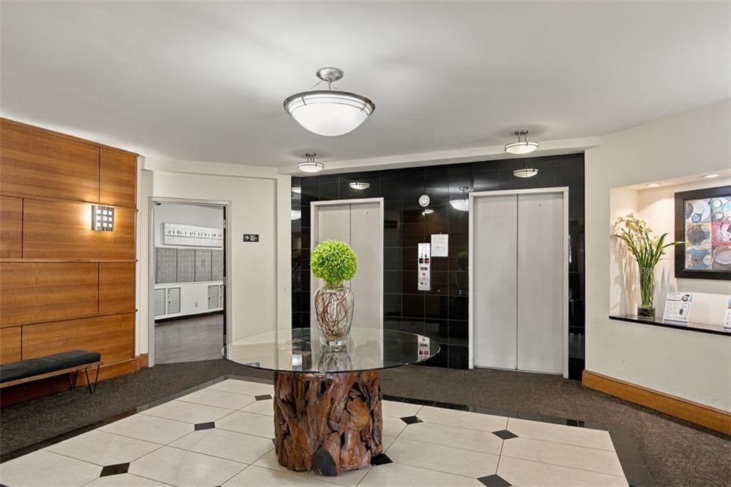 Photo 16 of 28 - 3838 Rainbow Boulevard #101, Kansas City, KS 66103