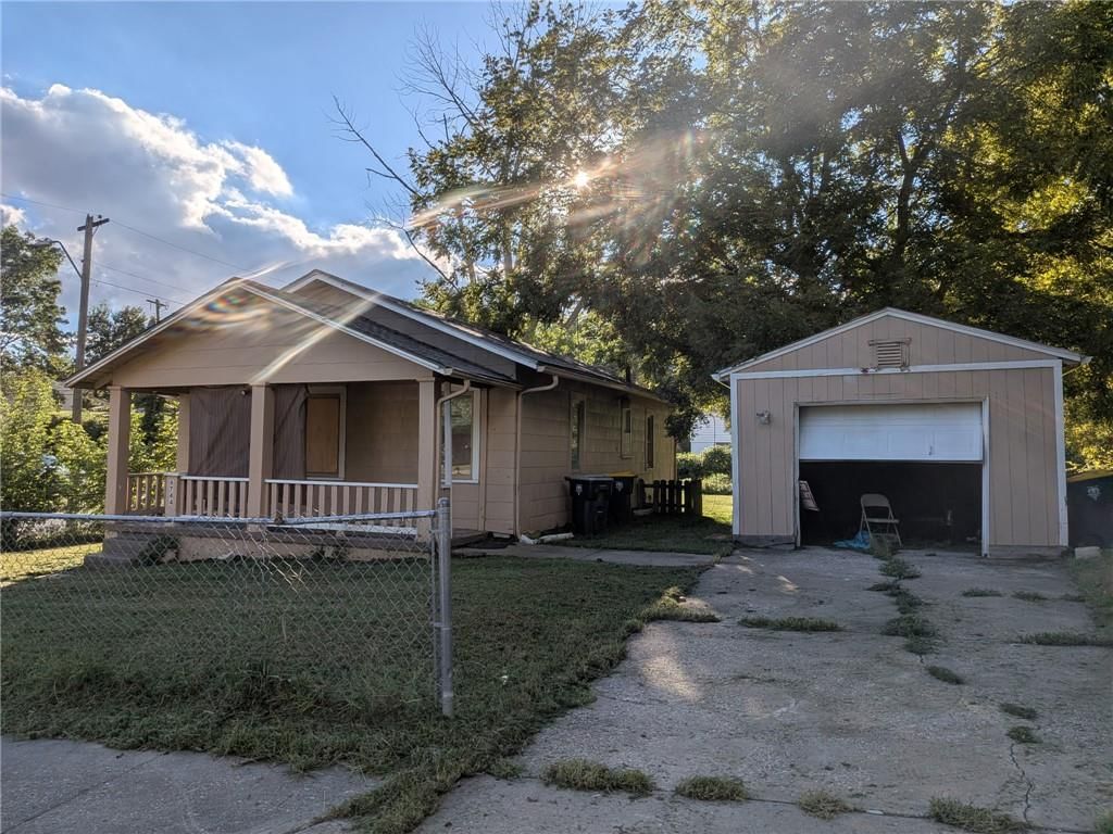6744 Bales Avenue, Kansas City, MO