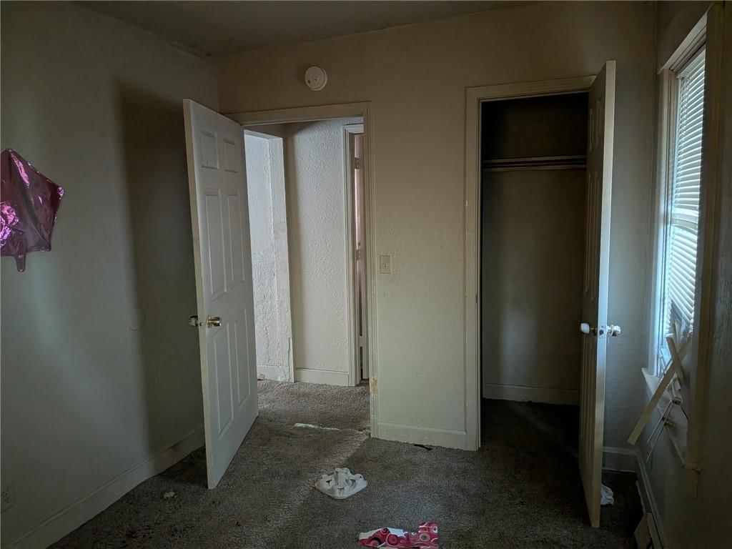 Carpet at 6744 Bales Avenue, Kansas City, MO 64132