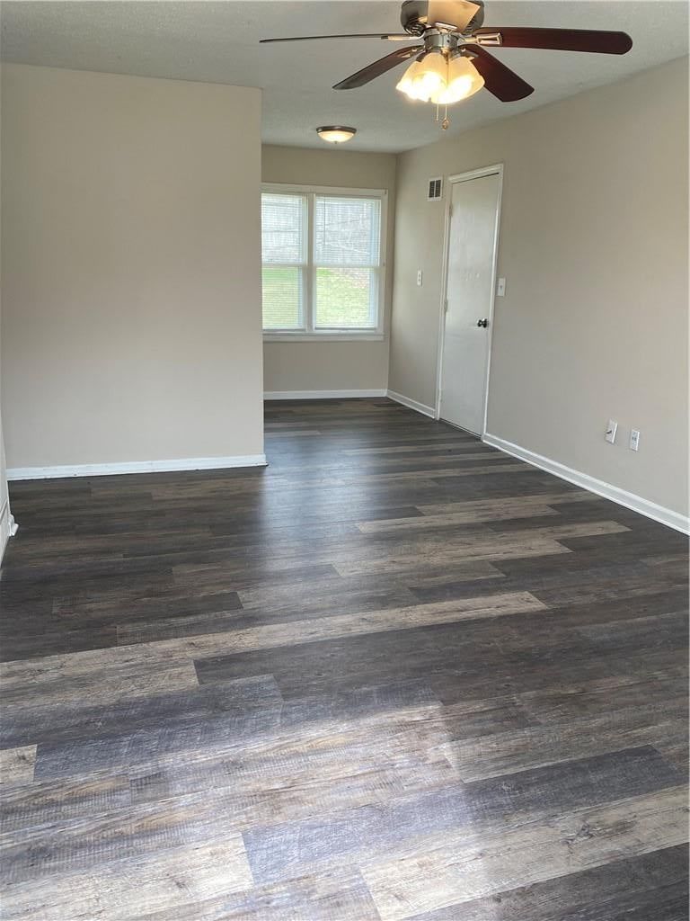5608 E 101st Terrace, Kansas City, MO: listing photo 2