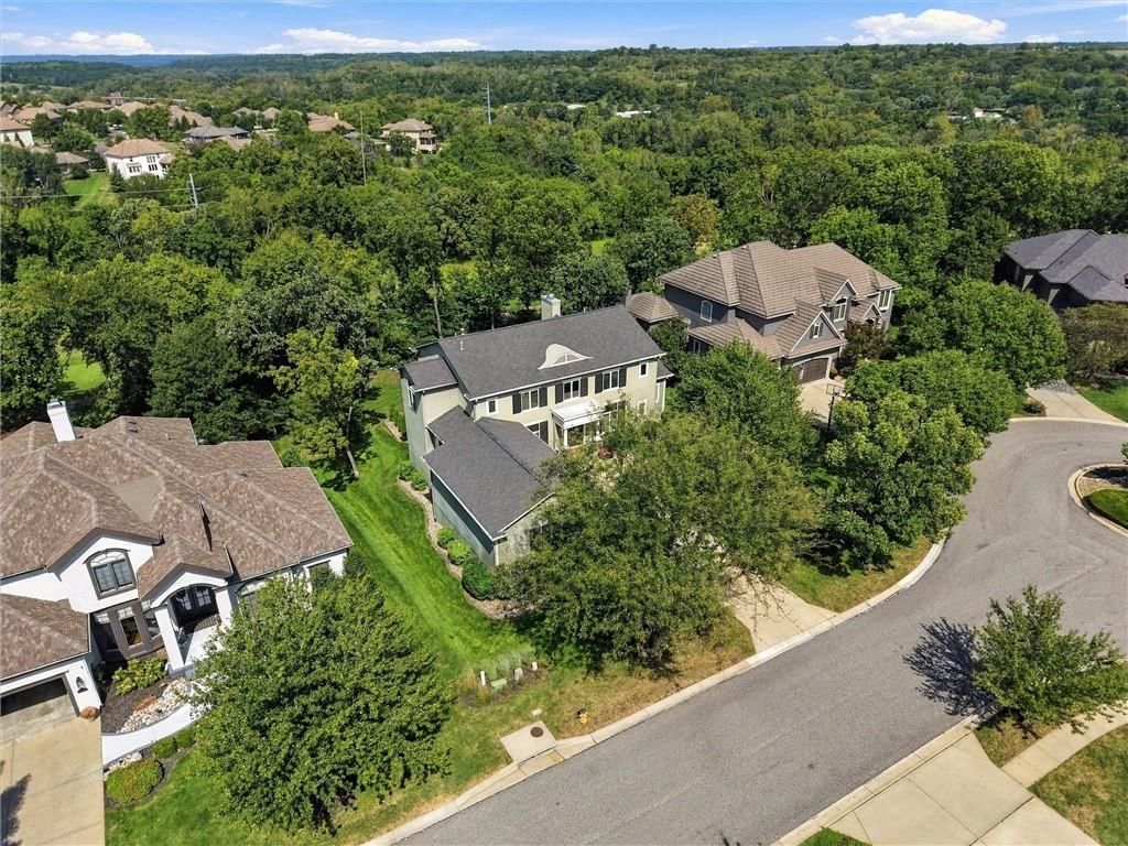 Photo 3 of 68 - 20108 W 92nd Street, Lenexa, KS 66220
