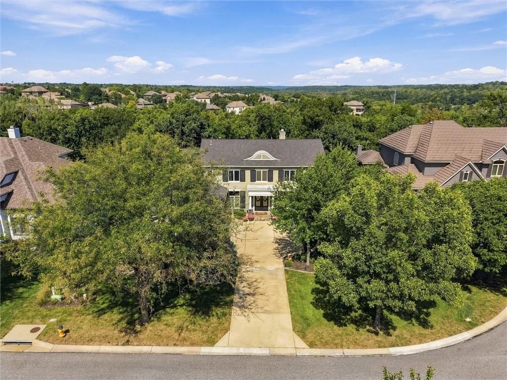 Photo 4 of 68 - 20108 W 92nd Street, Lenexa, KS 66220