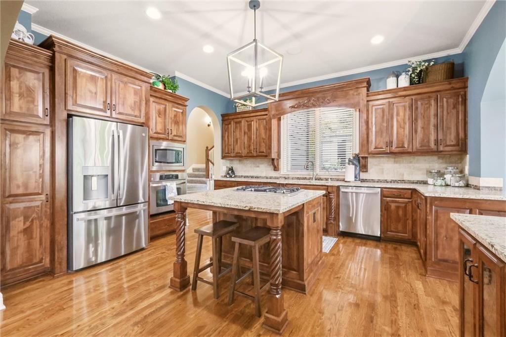 Photo 7 of 68 - 20108 W 92nd Street, Lenexa, KS 66220