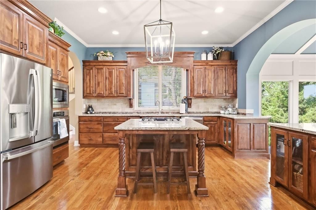 Breakfast nook at 20108 W 92nd Street, Lenexa, KS 66220