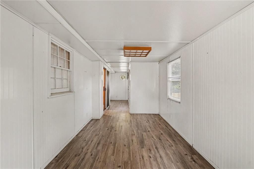 Photo 12 of 32 - 5125 Spring Avenue, Kansas City, MO 64133