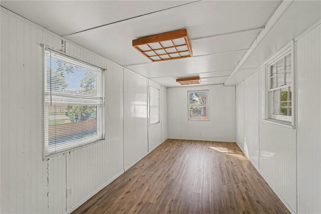 Photo 13 of 32 - 5125 Spring Avenue, Kansas City, MO 64133