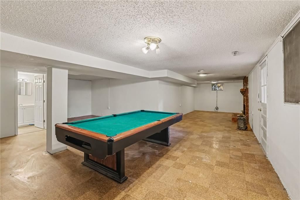 Photo 22 of 32 - 5125 Spring Avenue, Kansas City, MO 64133