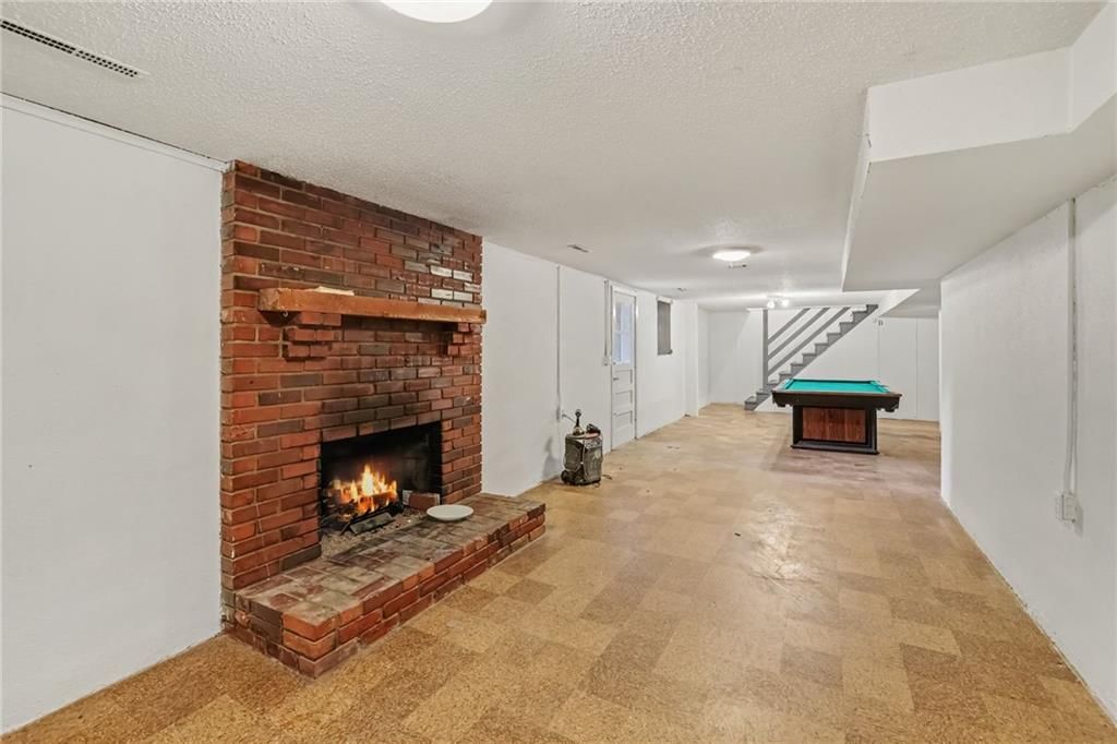 Photo 23 of 32 - 5125 Spring Avenue, Kansas City, MO 64133