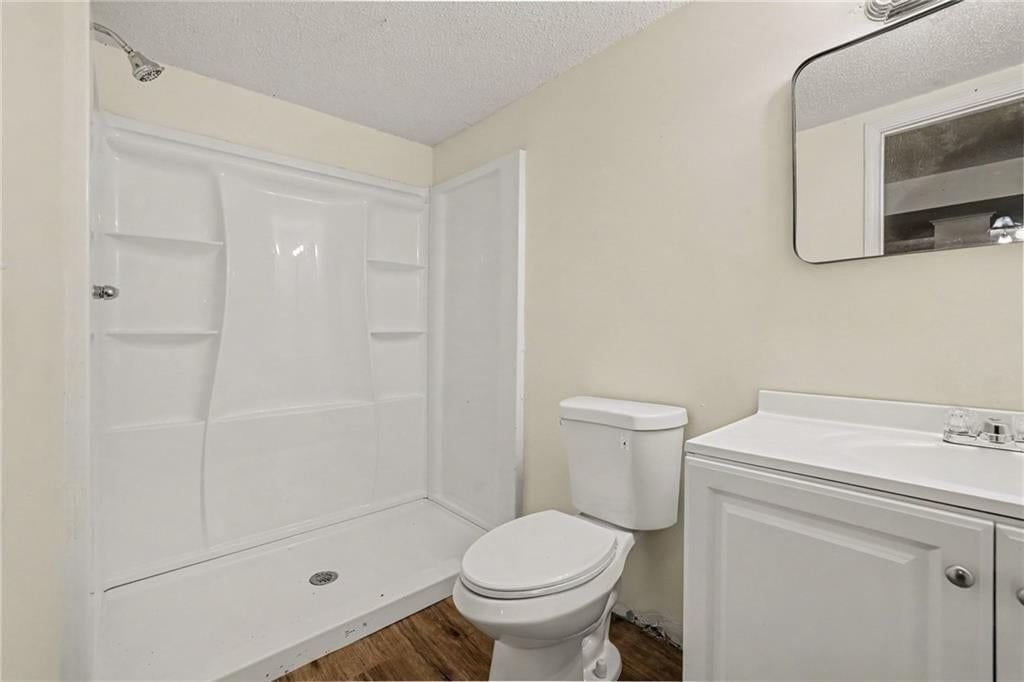 Photo 25 of 32 - 5125 Spring Avenue, Kansas City, MO 64133