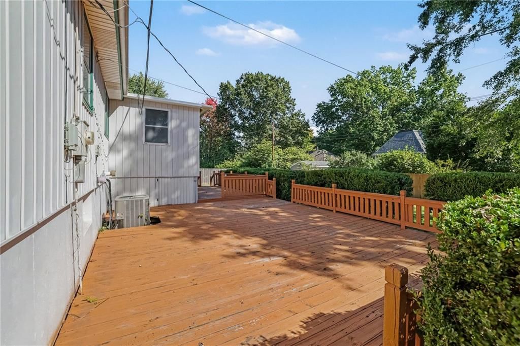 Photo 28 of 32 - 5125 Spring Avenue, Kansas City, MO 64133