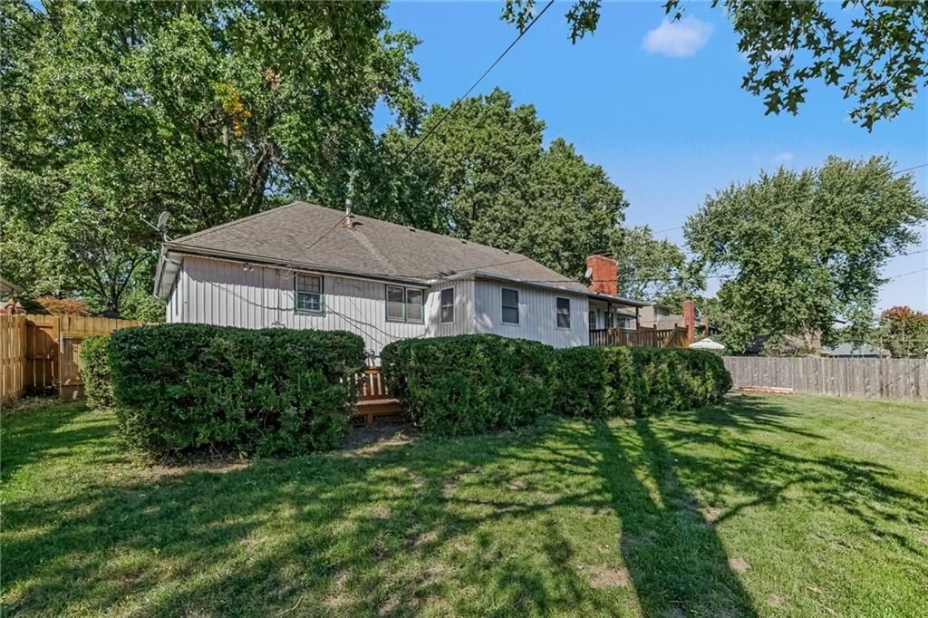 Photo 29 of 32 - 5125 Spring Avenue, Kansas City, MO 64133