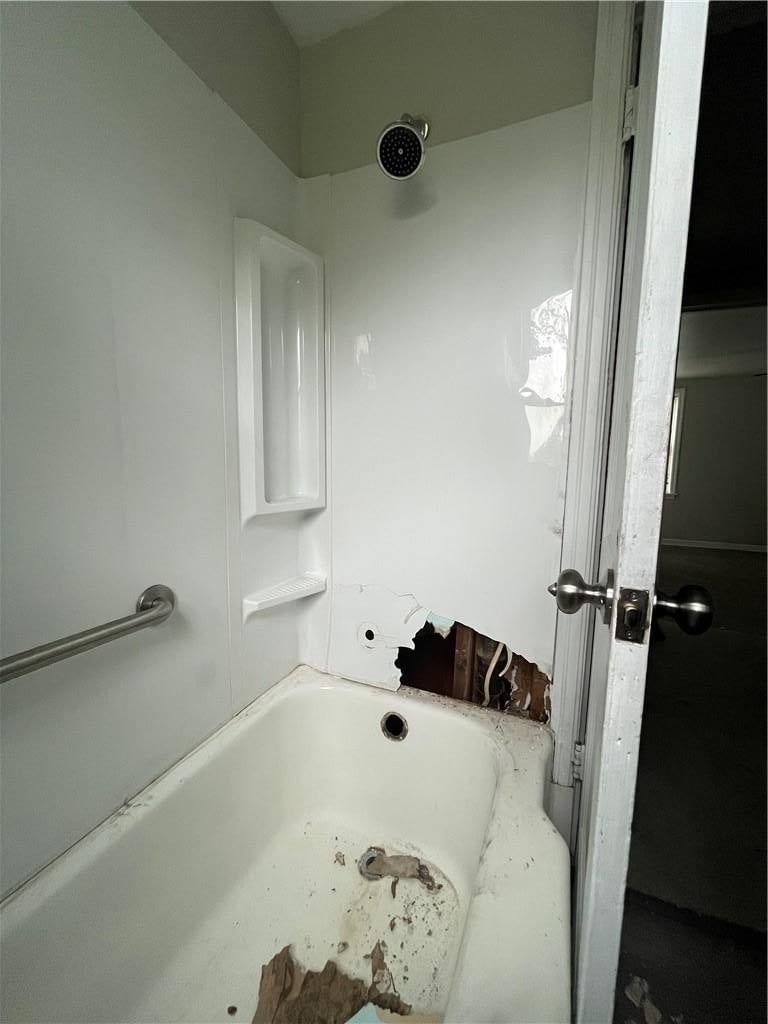 Photo 11 of 25 - 5525 Wabash Avenue, Kansas City, MO 64130