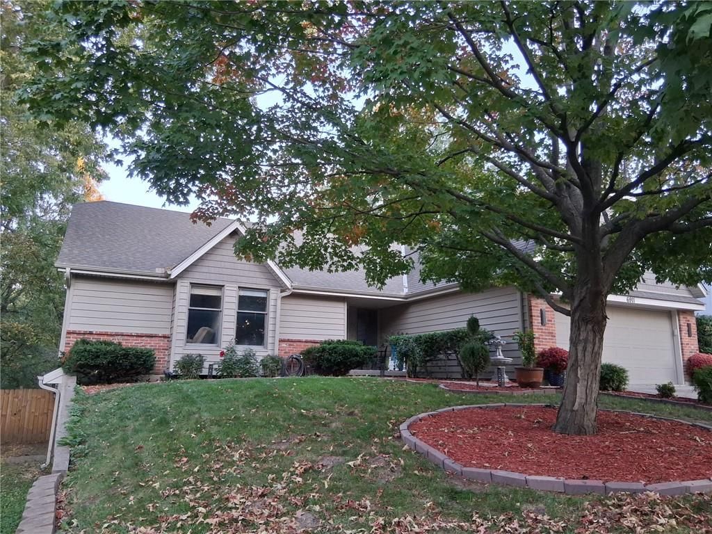 6911 N Flora Avenue, Gladstone, MO: listing photo 2