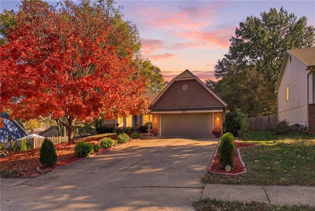 6911 N Flora Avenue, Gladstone, MO
