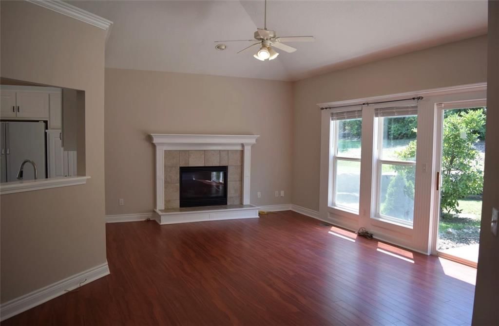 Photo 6 of 30 - 7826 Mullen, Lenexa, KS 66216