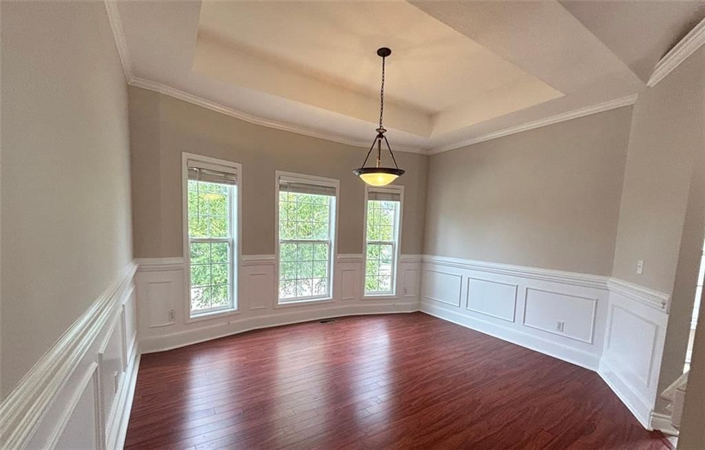 Photo 12 of 30 - 7826 Mullen, Lenexa, KS 66216