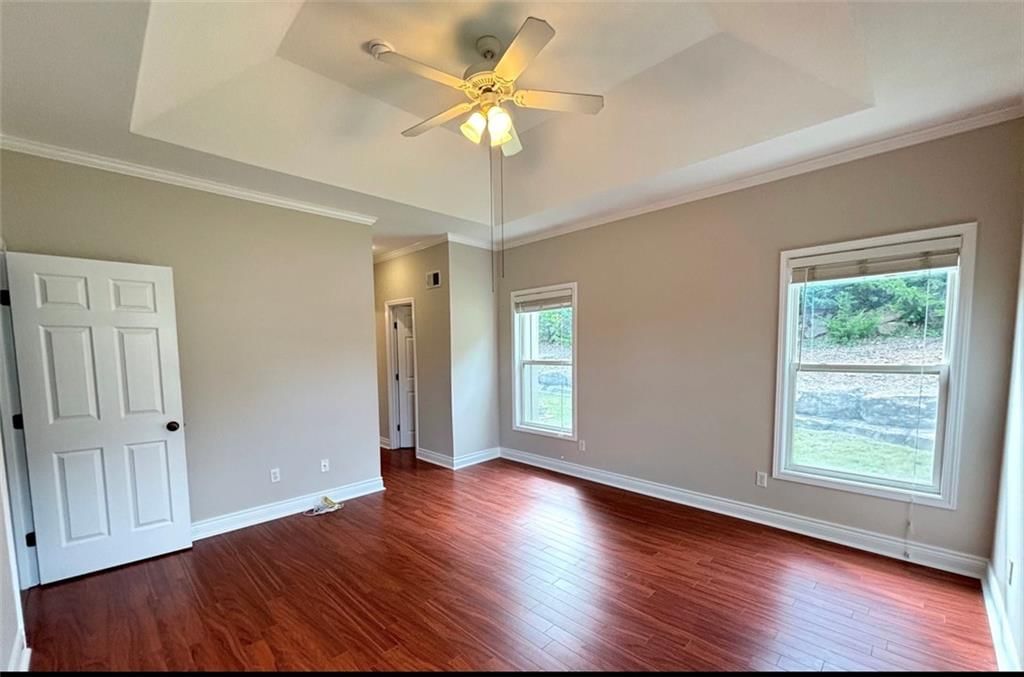 Photo 14 of 30 - 7826 Mullen, Lenexa, KS 66216