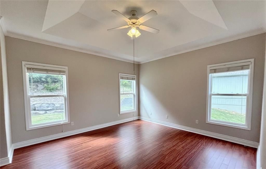 Photo 15 of 30 - 7826 Mullen, Lenexa, KS 66216