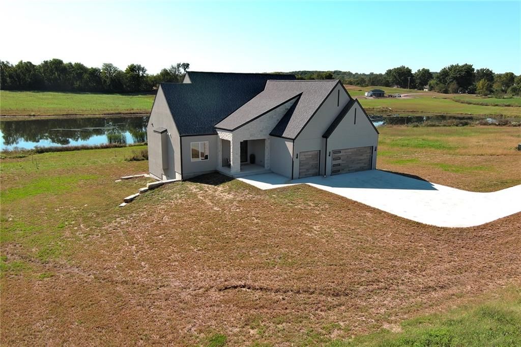16055 Eisenhower Road, Leavenworth, KS