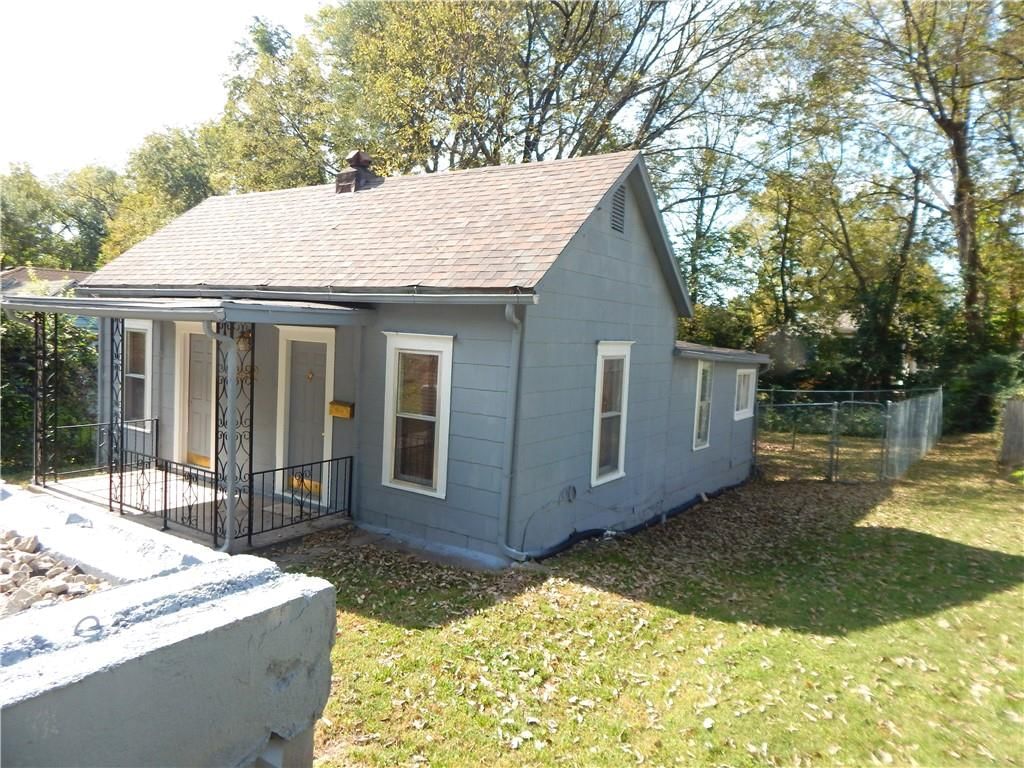 452 WATER Street, Liberty, MO: listing photo 2