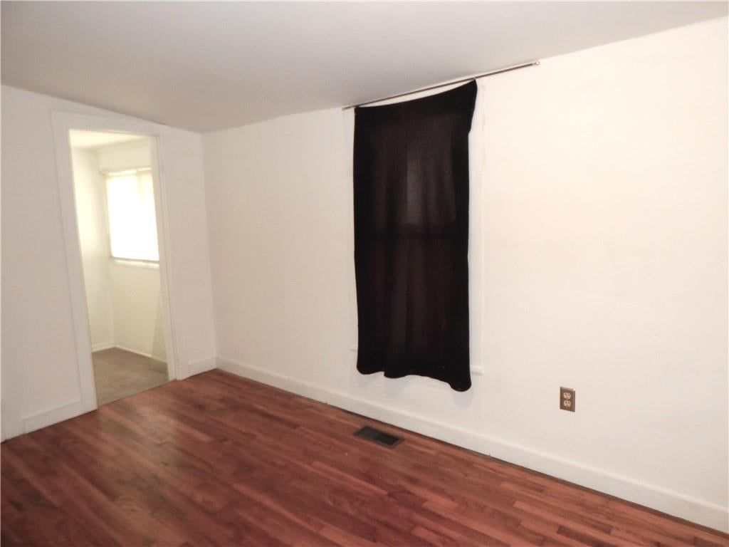 Photo 9 of 15 - 452 WATER Street, Liberty, MO 64068