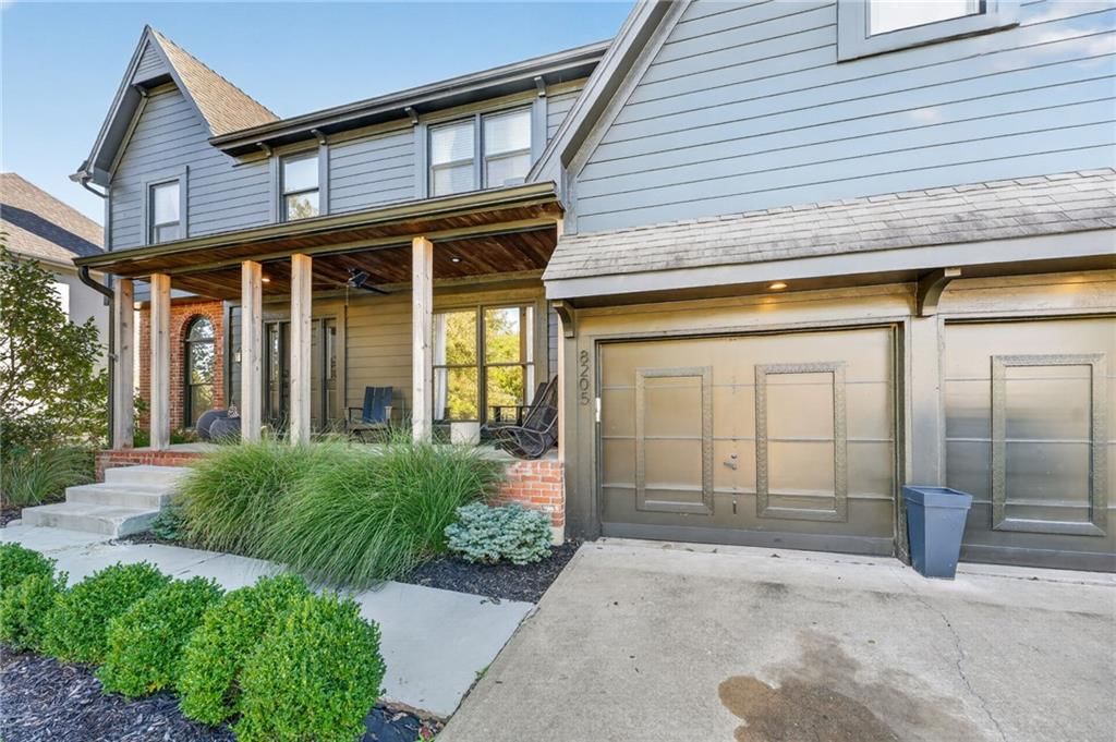 8205 W 153rd Street, Overland Park, KS: listing photo 3