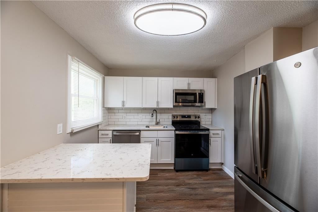 Photo 9 of 14 - 5126 N Corrington Avenue, Kansas City, MO 64119