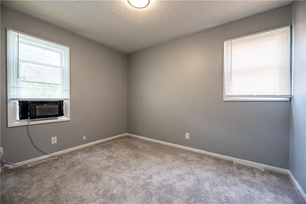 Carpet at 5126 N Corrington Avenue, Kansas City, MO 64119