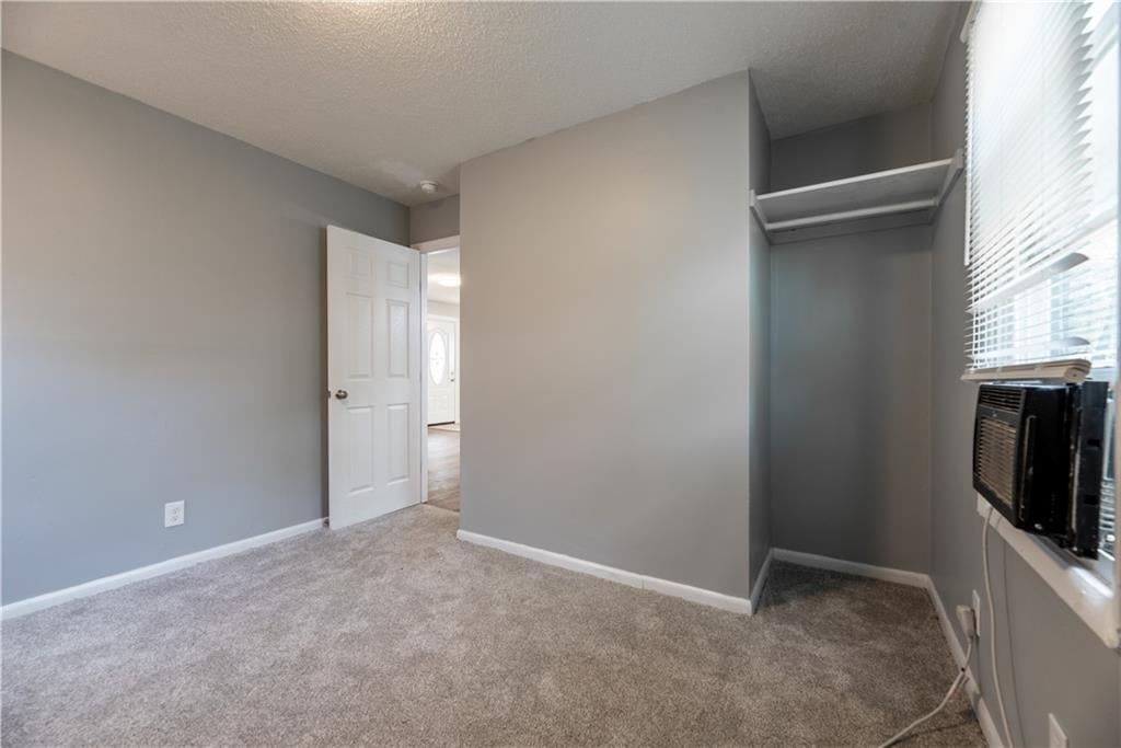 Photo 12 of 14 - 5126 N Corrington Avenue, Kansas City, MO 64119