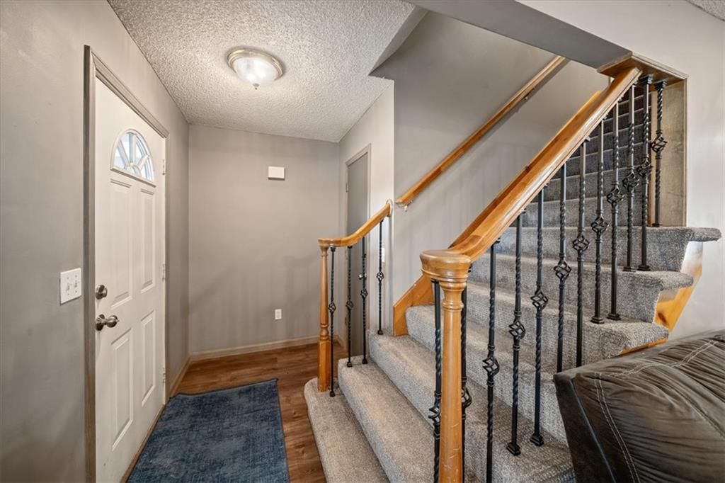 Photo 4 of 42 - 416 N Hickory Street, Gardner, KS 66030