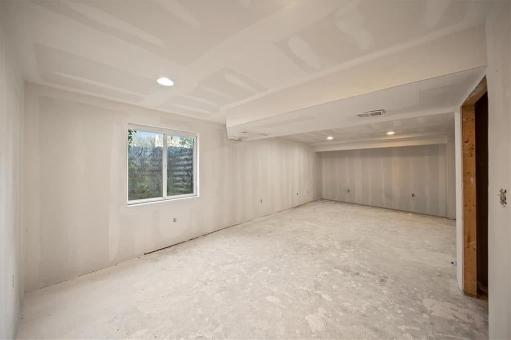 Photo 27 of 42 - 416 N Hickory Street, Gardner, KS 66030