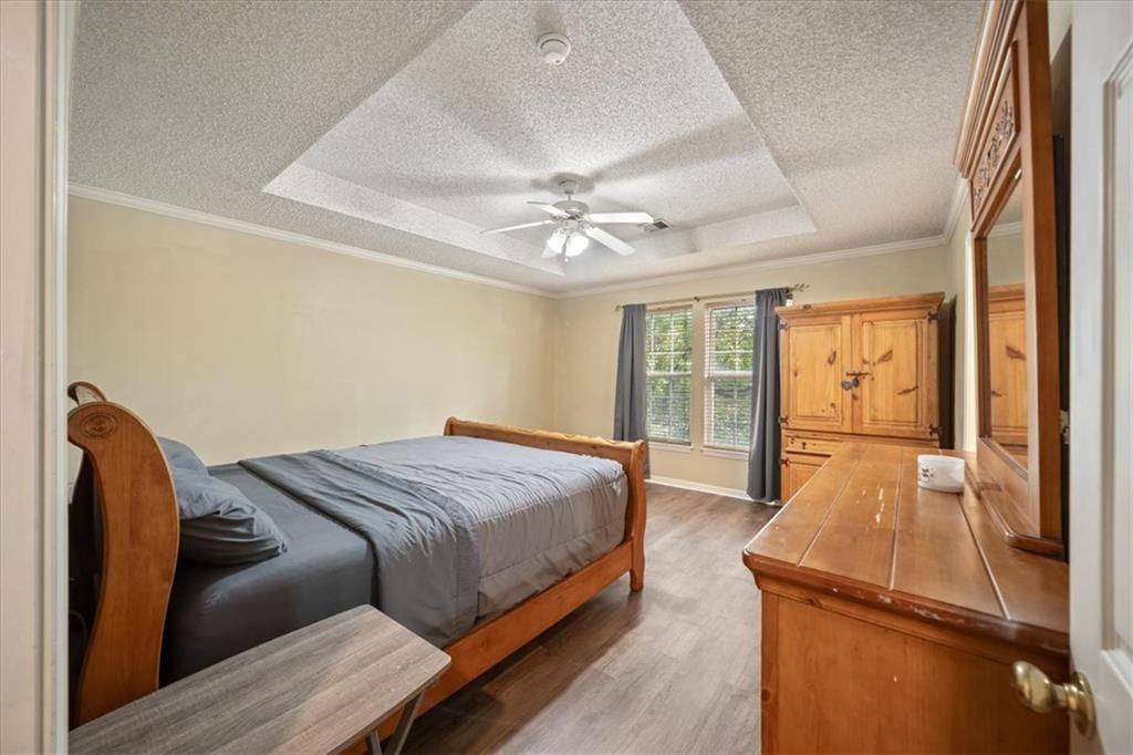 Photo 16 of 42 - 416 N Hickory Street, Gardner, KS 66030