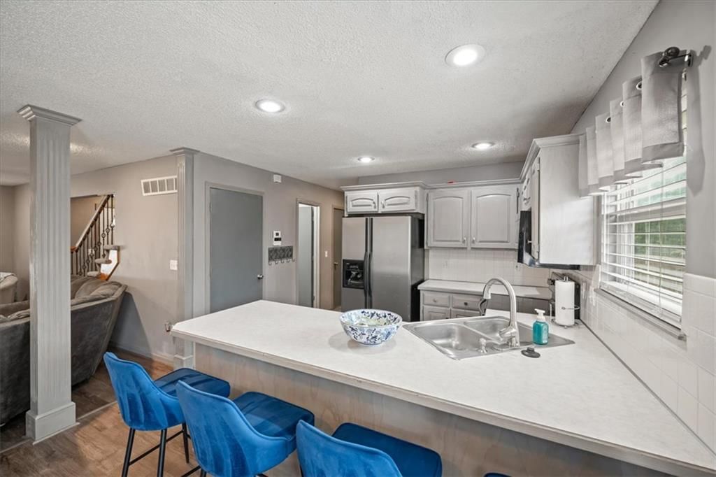 Photo 12 of 42 - 416 N Hickory Street, Gardner, KS 66030