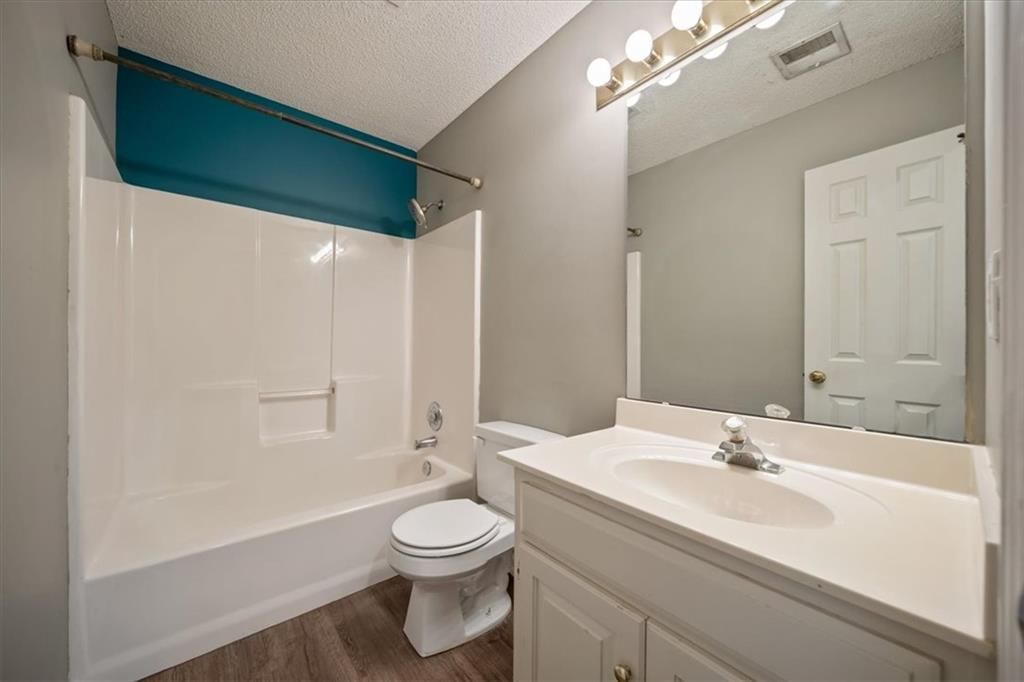Photo 25 of 42 - 416 N Hickory Street, Gardner, KS 66030