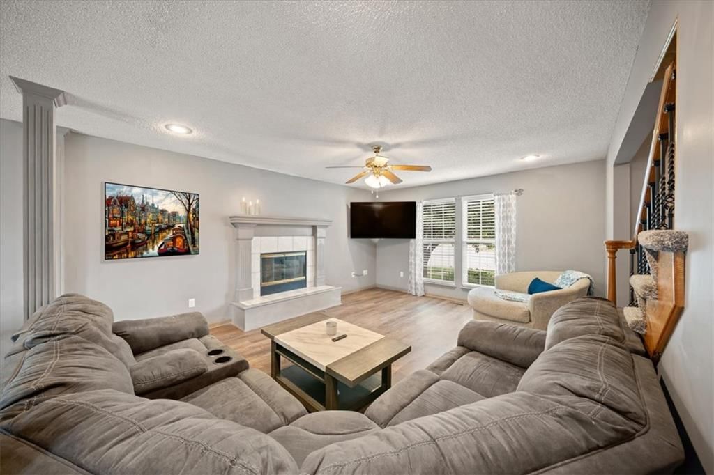 Photo 5 of 42 - 416 N Hickory Street, Gardner, KS 66030