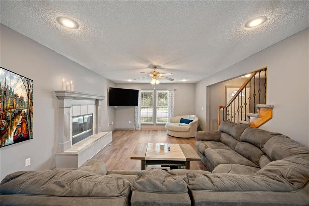 Photo 6 of 42 - 416 N Hickory Street, Gardner, KS 66030