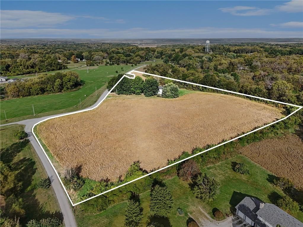 Photo 31 of 36 - 24909 E Blue Mills Road, Independence, MO 64058