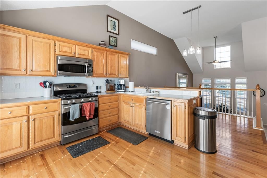 Stainless steel appliances at 23707 W 58th Terrace, Shawnee, KS 66226