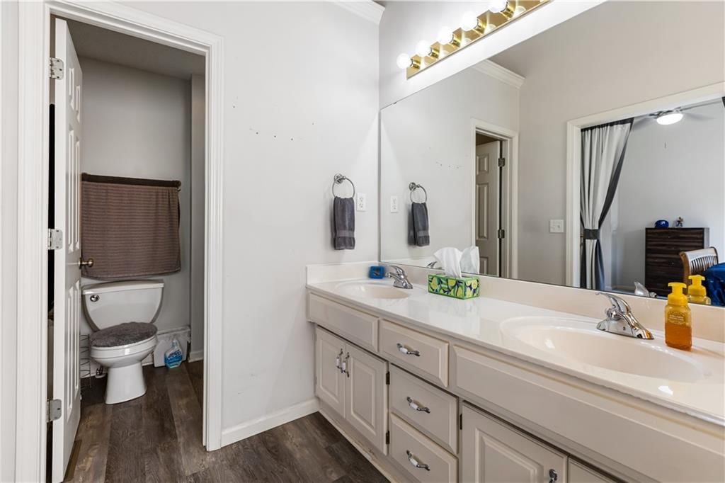 Double vanity and white vanity at 23707 W 58th Terrace, Shawnee, KS 66226