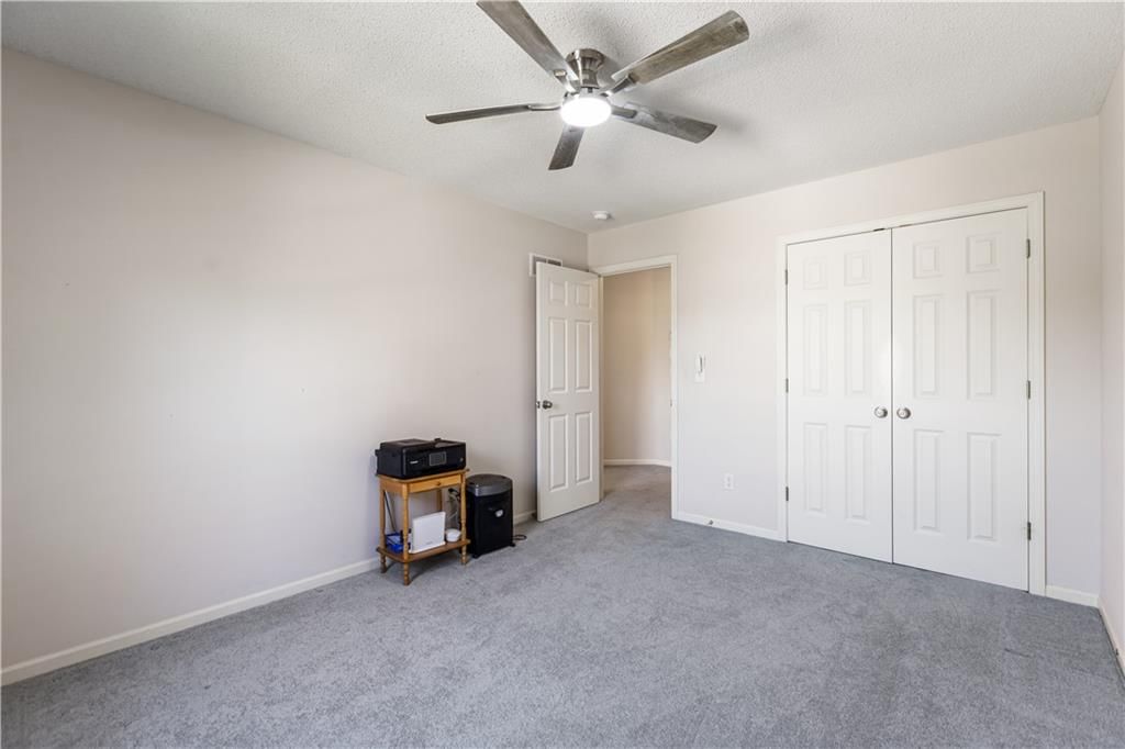 Photo 12 of 26 - 23707 W 58th Terrace, Shawnee, KS 66226