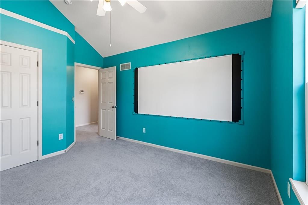 Photo 14 of 26 - 23707 W 58th Terrace, Shawnee, KS 66226