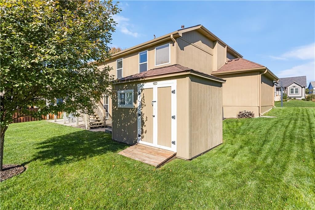 Photo 17 of 26 - 23707 W 58th Terrace, Shawnee, KS 66226