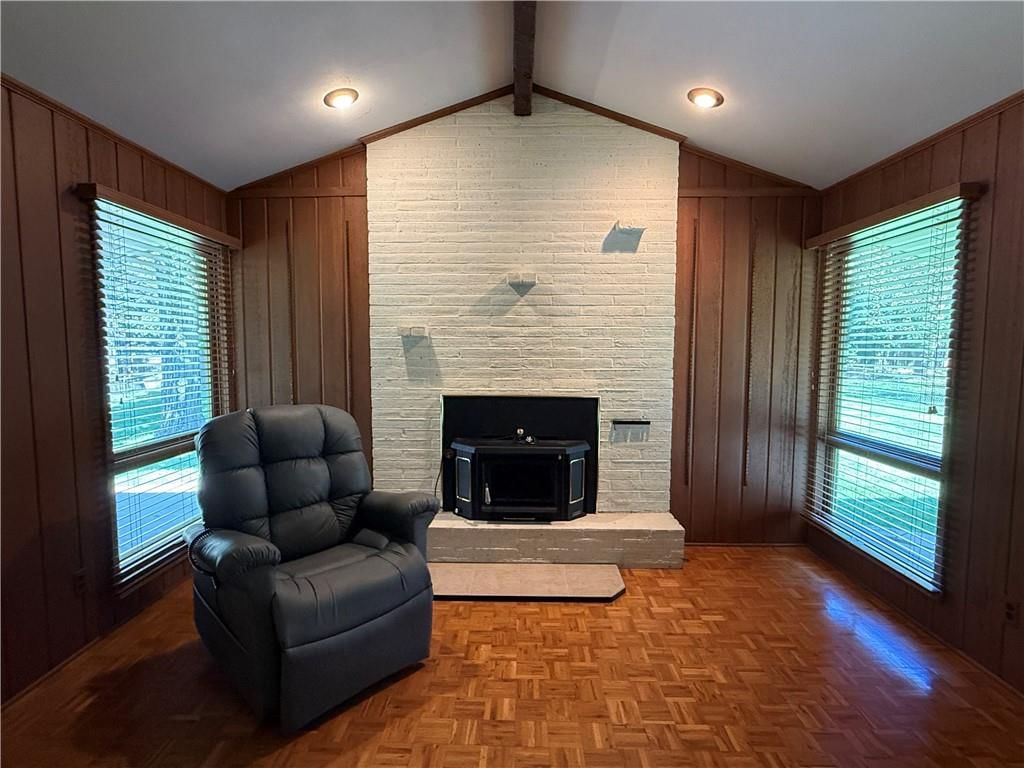 Photo 8 of 12 - 4100 W 100th Terrace, Overland Park, KS 66207