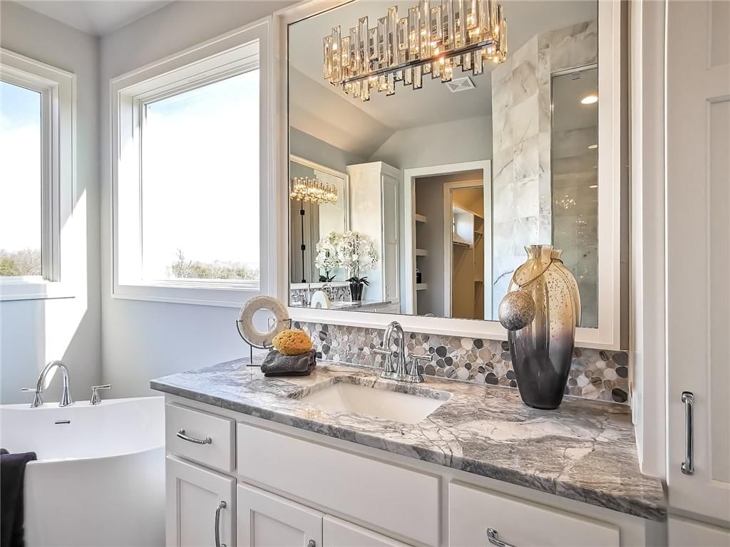 Photo 27 of 45 - 10514 N Olive Court, Kansas City, MO 64155