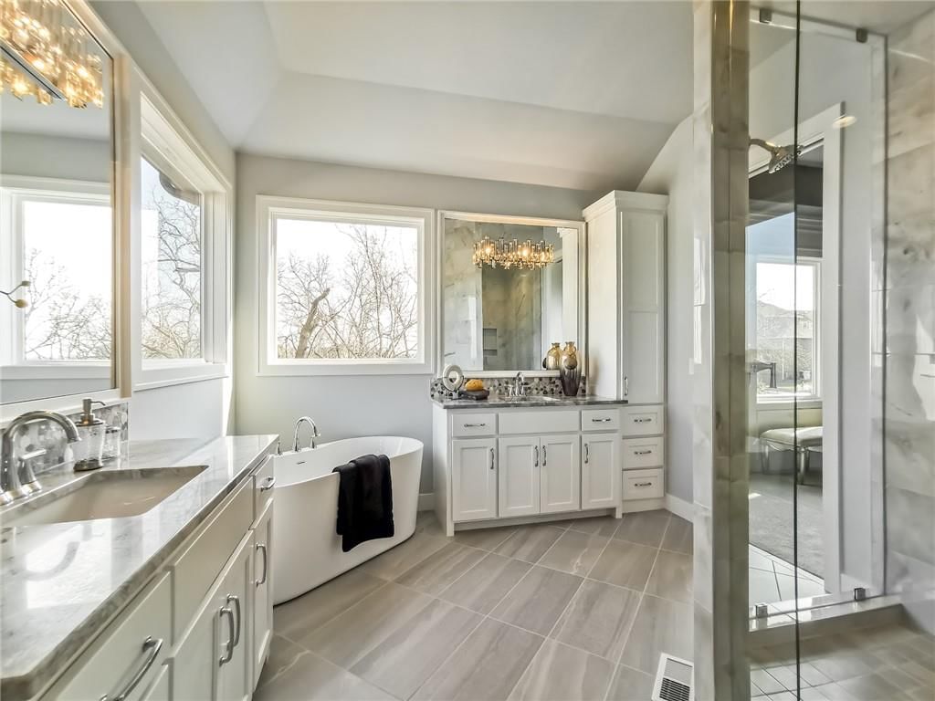 Photo 32 of 45 - 10514 N Olive Court, Kansas City, MO 64155