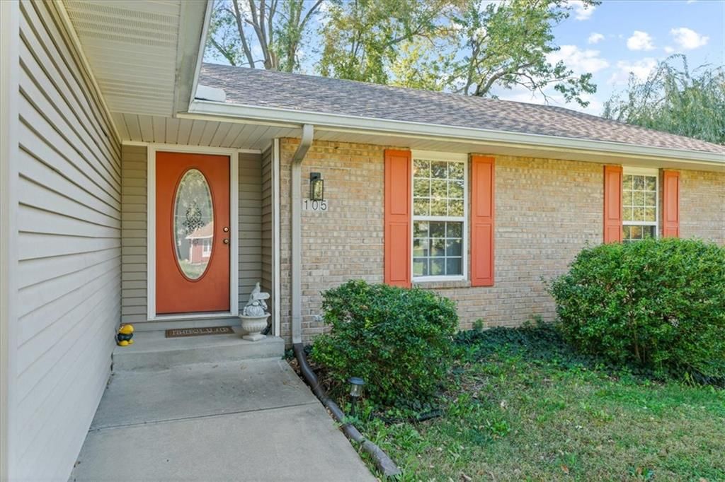 105 W South Street, Spring Hill, KS: listing photo 2